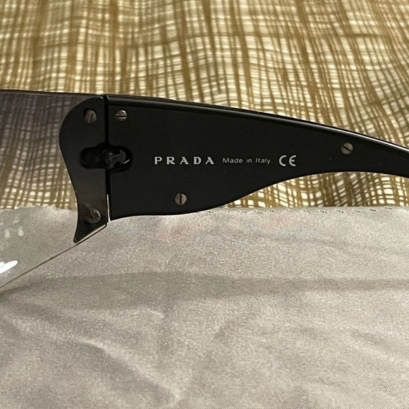 Prada Black Wave Wraparound Rimless Vintage Sunglasses - Picture 13 of 16